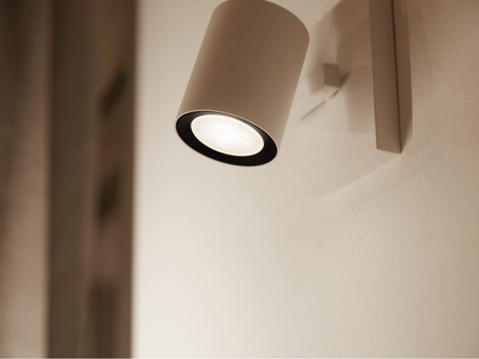 Philips Hue Smart-Leuchtmittel GU10 – Warmweiss 2700 K, 400 lm, 4,2 W, Bluetooth/Zigbee – 1 Stk.