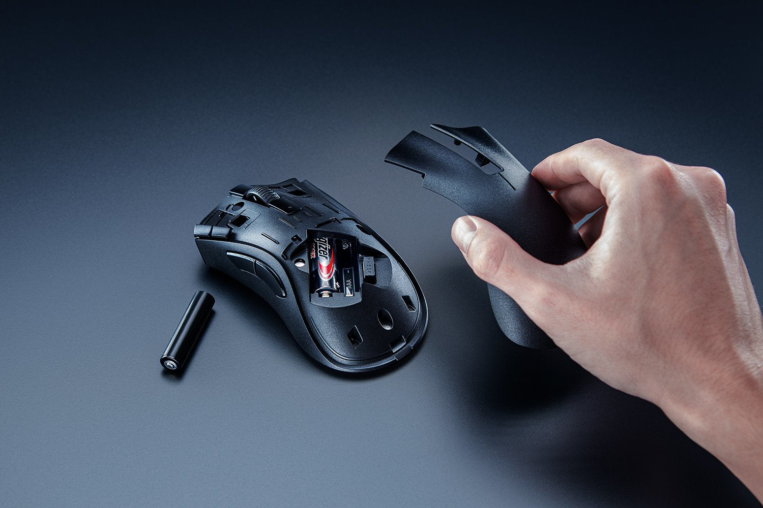 Razer DeathAdder V2 X HyperSpeed – Gaming-Maus – Kabellos (Bluetooth/2,4 GHz), 14000 DPI, Rechts, Schwarz