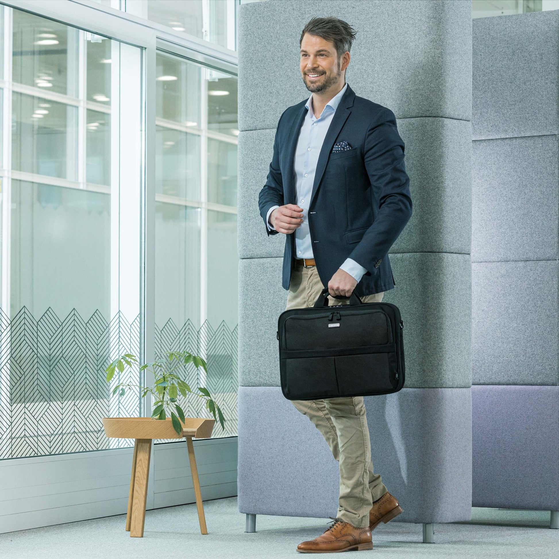 DICOTA Notebook-Tasche bis 15,6" – verschliessbar, mit Schultergurt – Schwarz