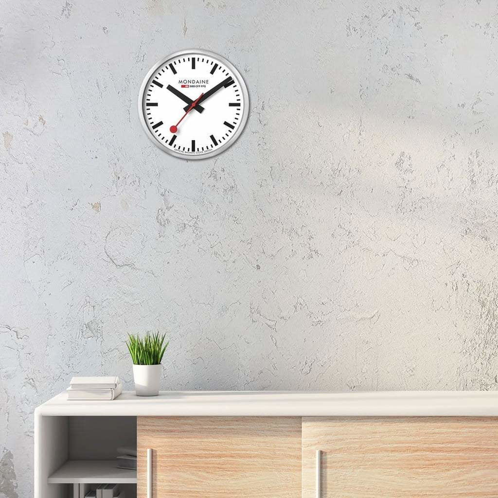 Mondaine A990.16SB Wanduhr – Analog, Lautlos, Ø 25 cm, Silber, Aluminium