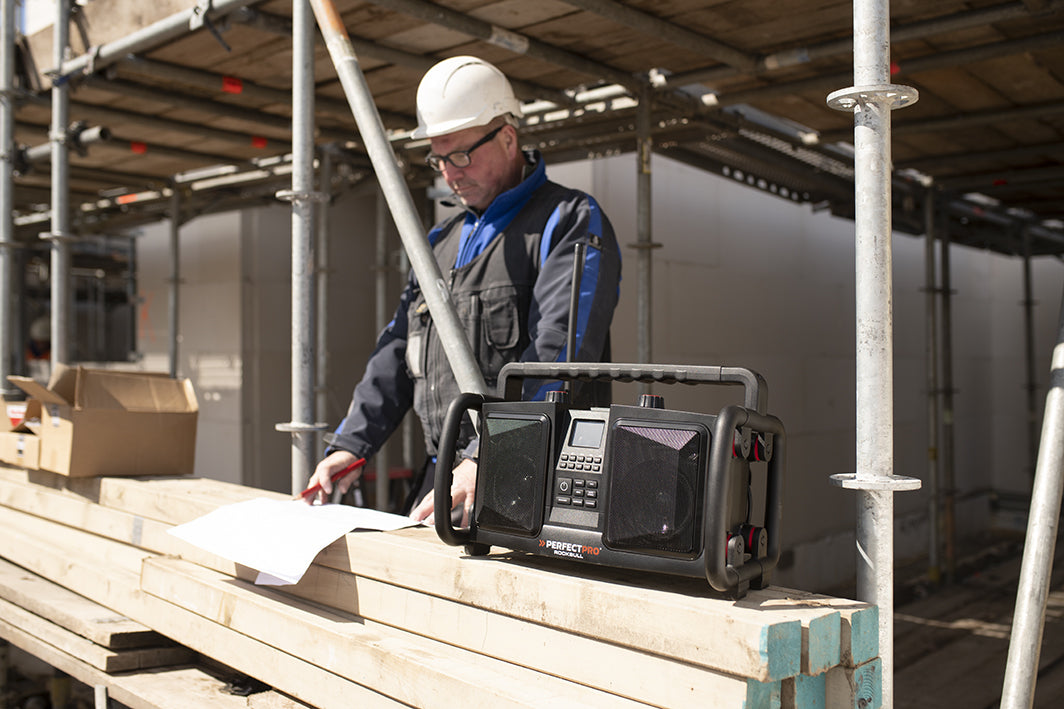 Perfectpro ROCKBULL – Baustellenradio – DAB+, Bluetooth, IP65, Akkubetrieb – Schwarz
