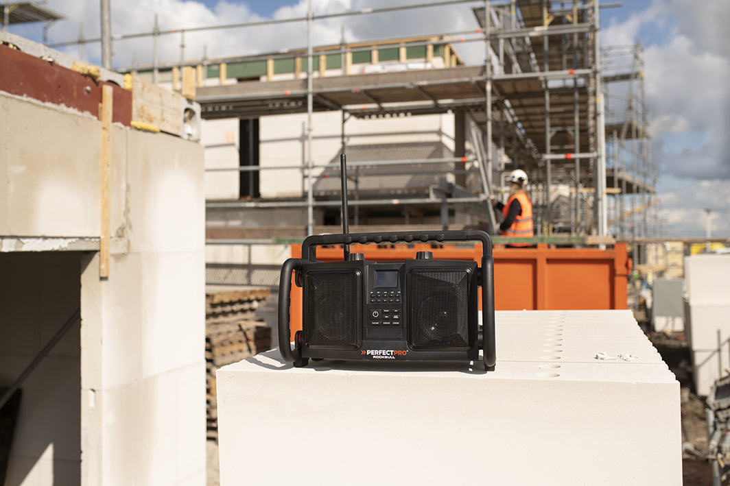 Perfectpro ROCKBULL – Baustellenradio – DAB+, Bluetooth, IP65, Akkubetrieb – Schwarz