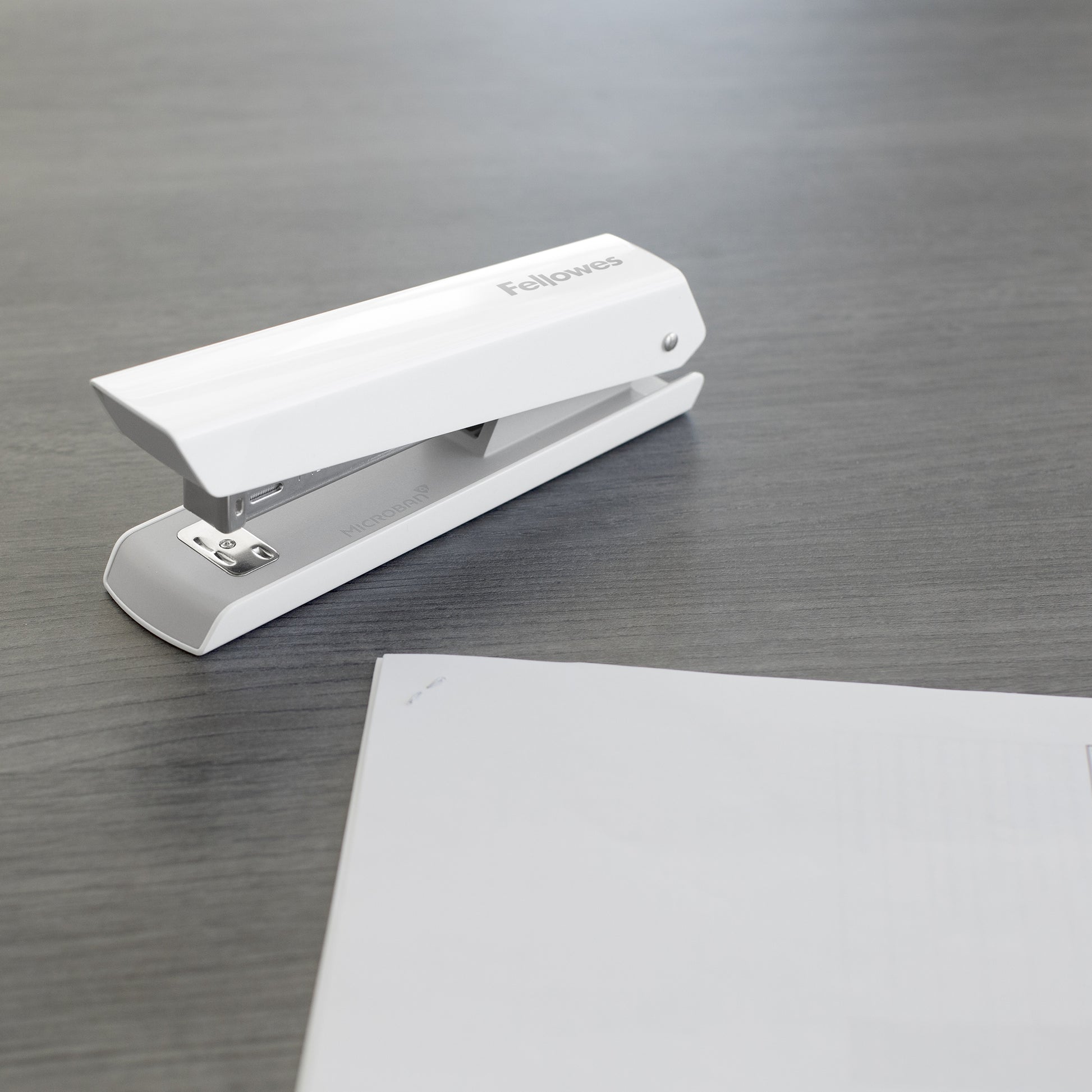 Fellowes LX820 Heftgerät – 20 Blatt, Weiss