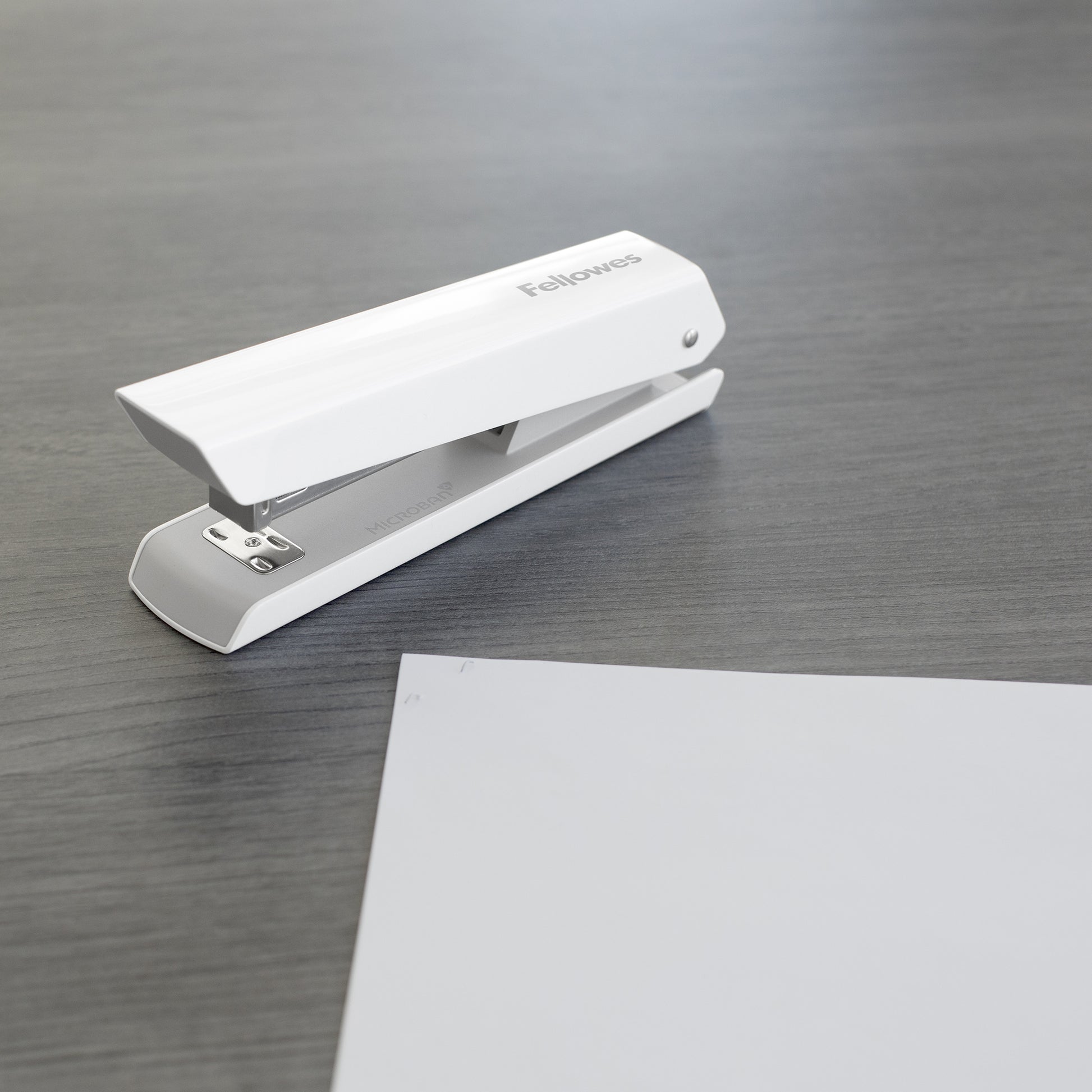 Fellowes LX820 Heftgerät – 20 Blatt, Weiss