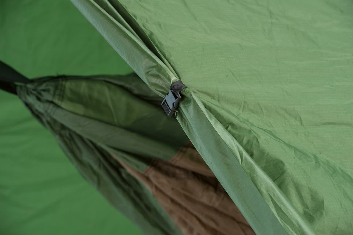 AMAZONAS Hängematte (hängend) – faltbar, Wassersäule 3'000 mm – für 1 Person, 140 × 320 cm – dunkelgrün