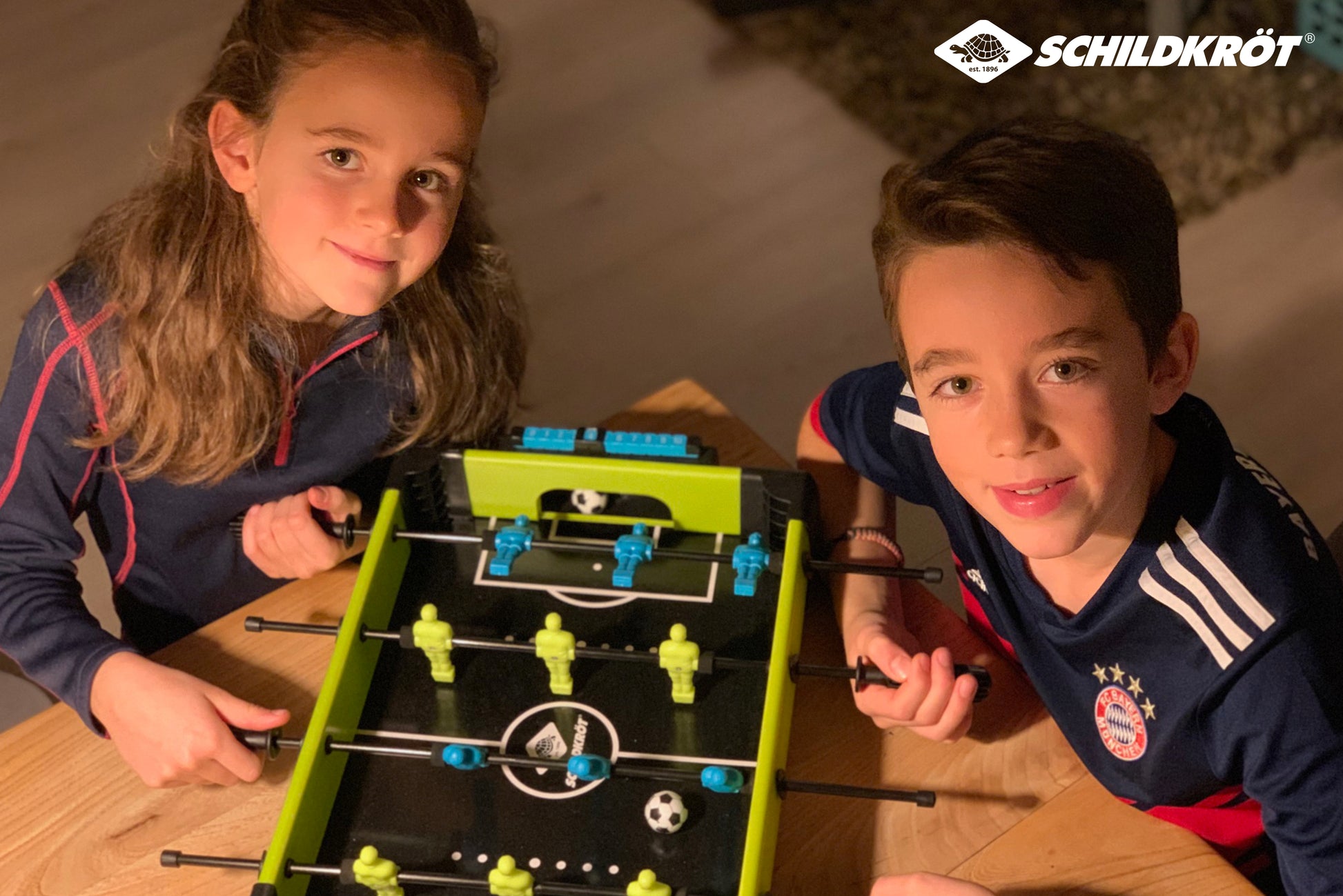 Schildkröt Funsports Mini Tischfussball – Brettspiel, 2 Spieler, ab 5 Jahren, 10 Min., EN