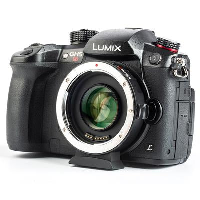 Viltrox EF-M2 II Adapter (Canon EF → M4/3) – 67 mm, 0,71×, 20 mm – für Olympus, Panasonic – Schwarz/Silber