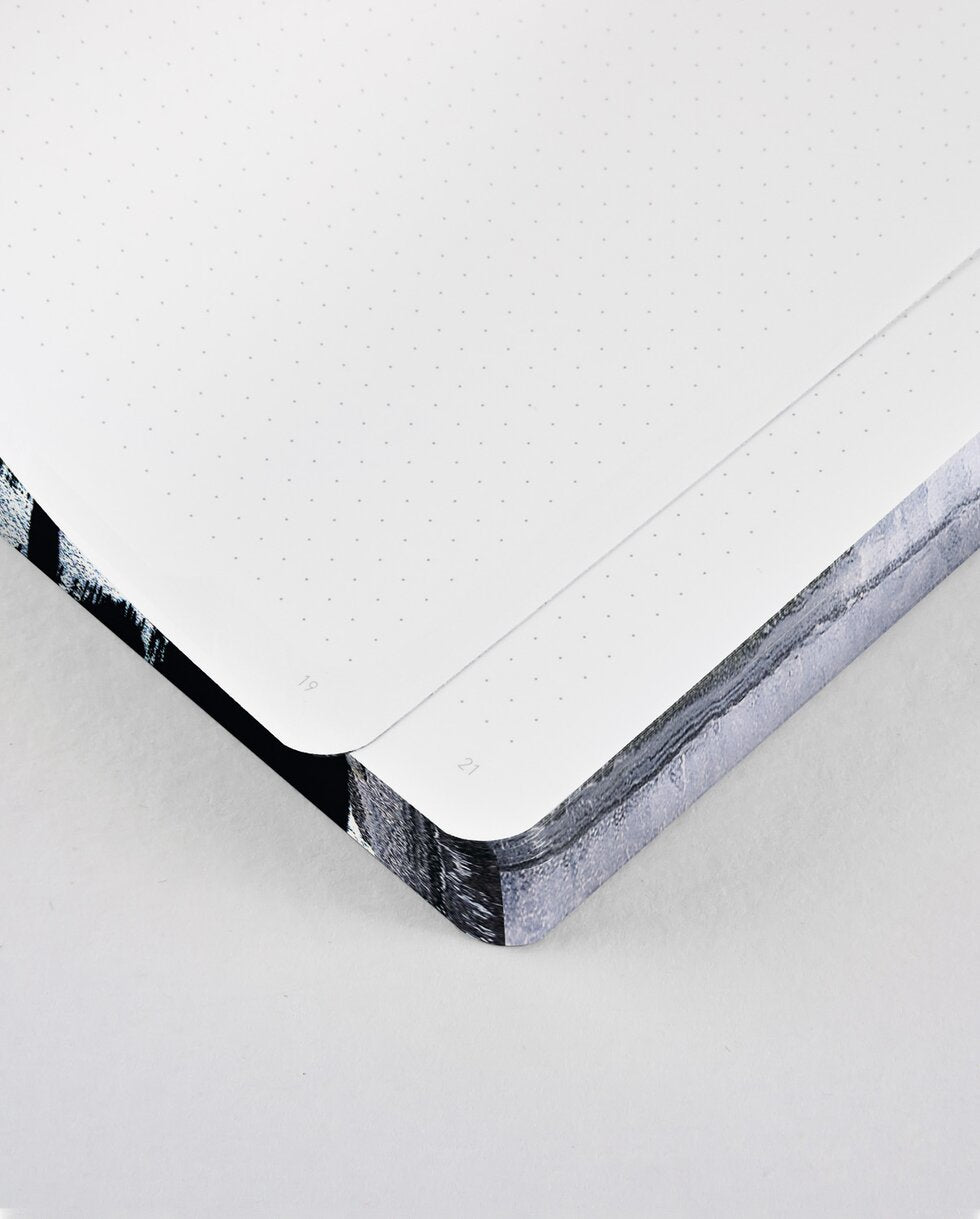 nuuna Notizbuch A5, 256 Seiten – schwarz, weiss