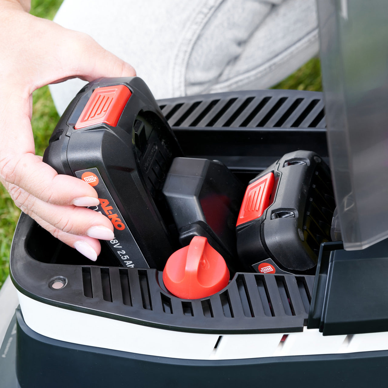 AL-KO Rasenmäher 3.22 Li Easy – 18 V, Schnittbreite 32 cm, Grasfang 35 l, 2 × Akku 2,5 Ah