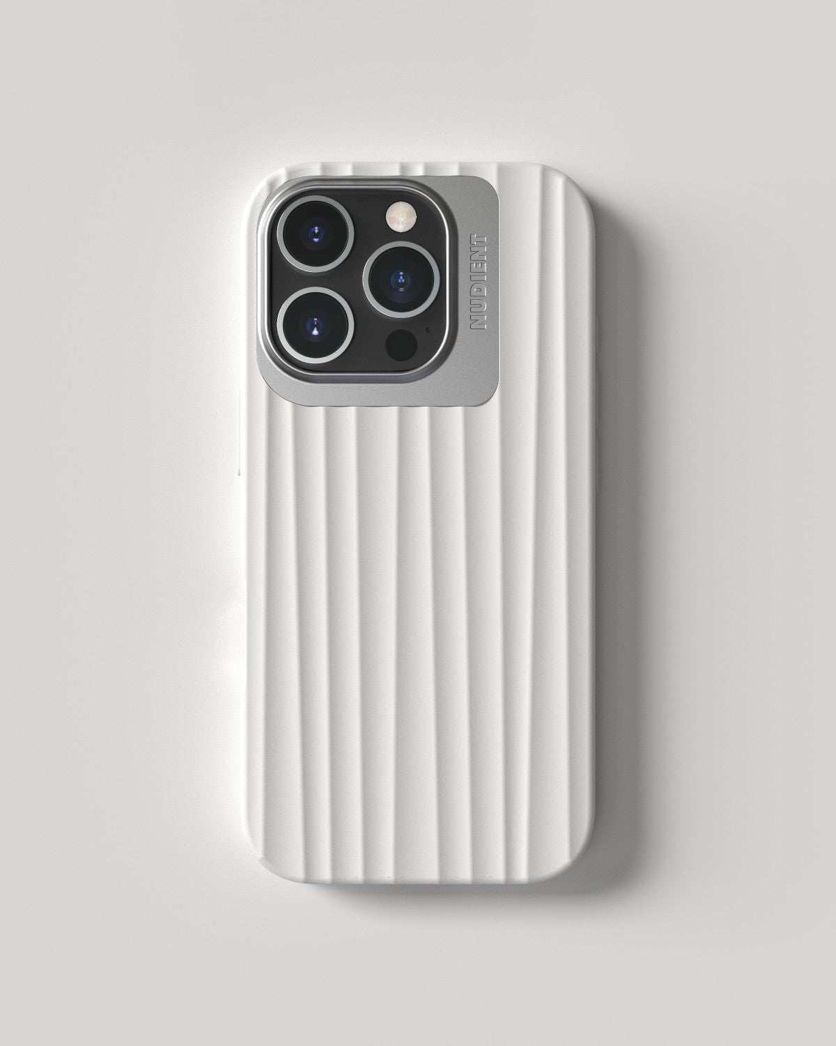 Nudient – Backcover Bold – für Apple iPhone 16 Pro – weiss – MagSafe-kompatibel