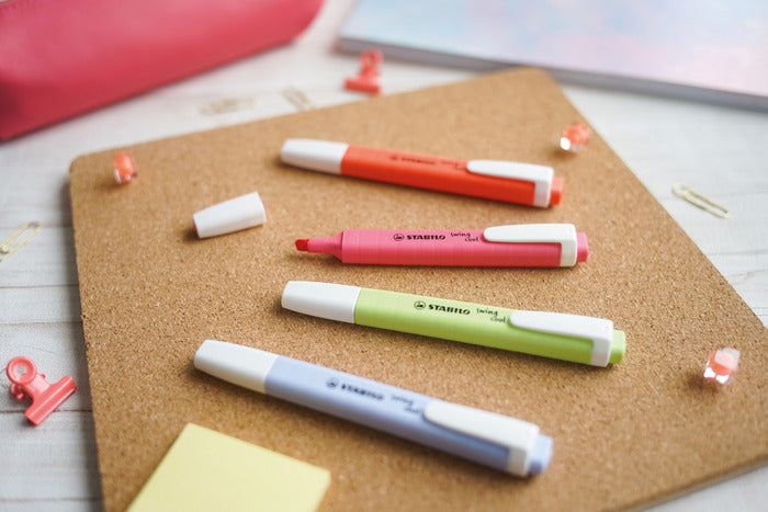 STABILO swing cool Textmarker Set 4 Pastellfarben – Keilspitze, 1–4 mm