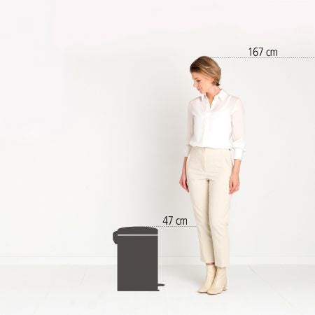Brabantia NewIcon Papierkorb – 20 l – mit Deckel – Edelstahl – Anti-Rutsch-Basis – Ø 290 × H 467 mm
