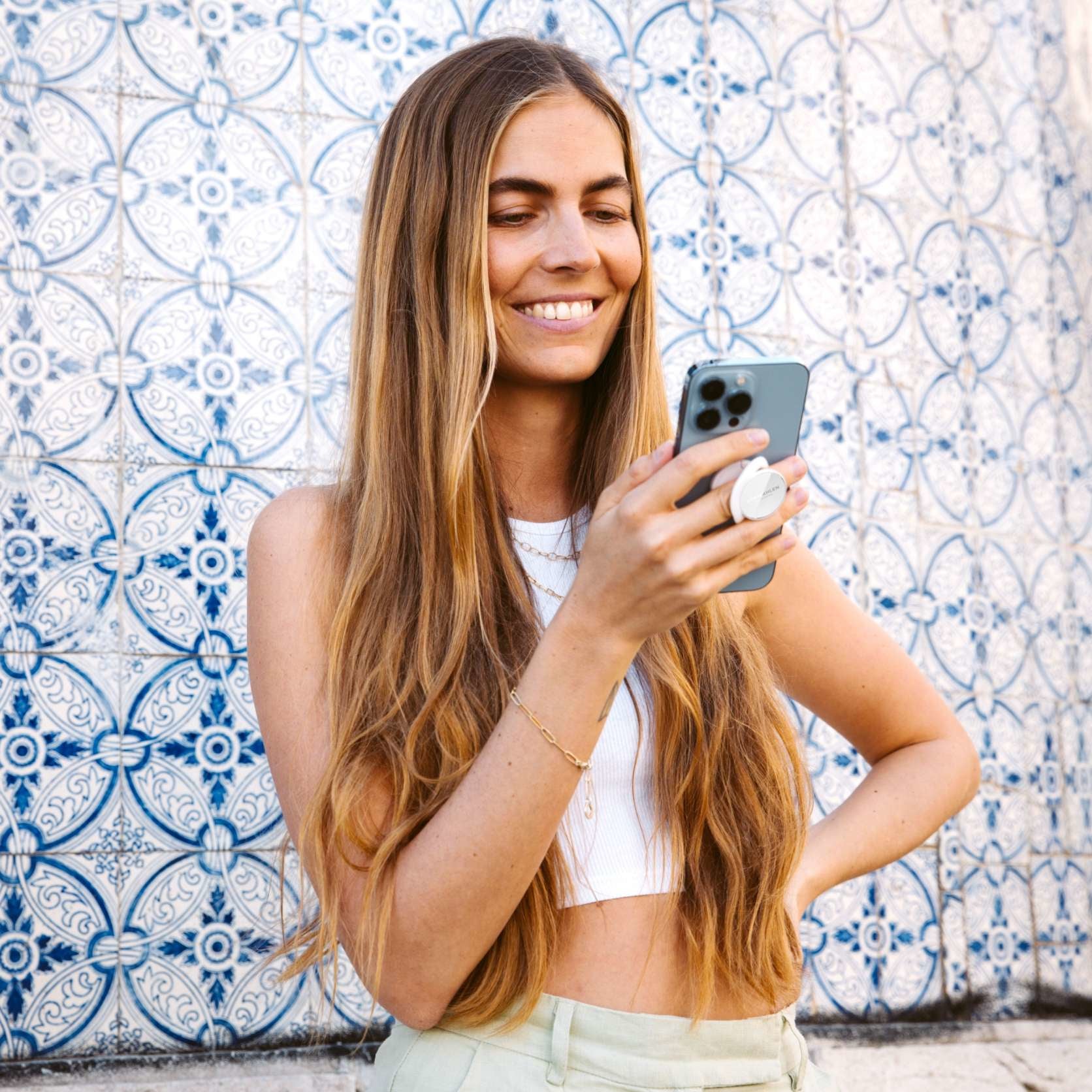 Vonmählen Backflip Pure Black – Smartphone-Griff – magnetisch, mit Klebekissen, für Smartphones