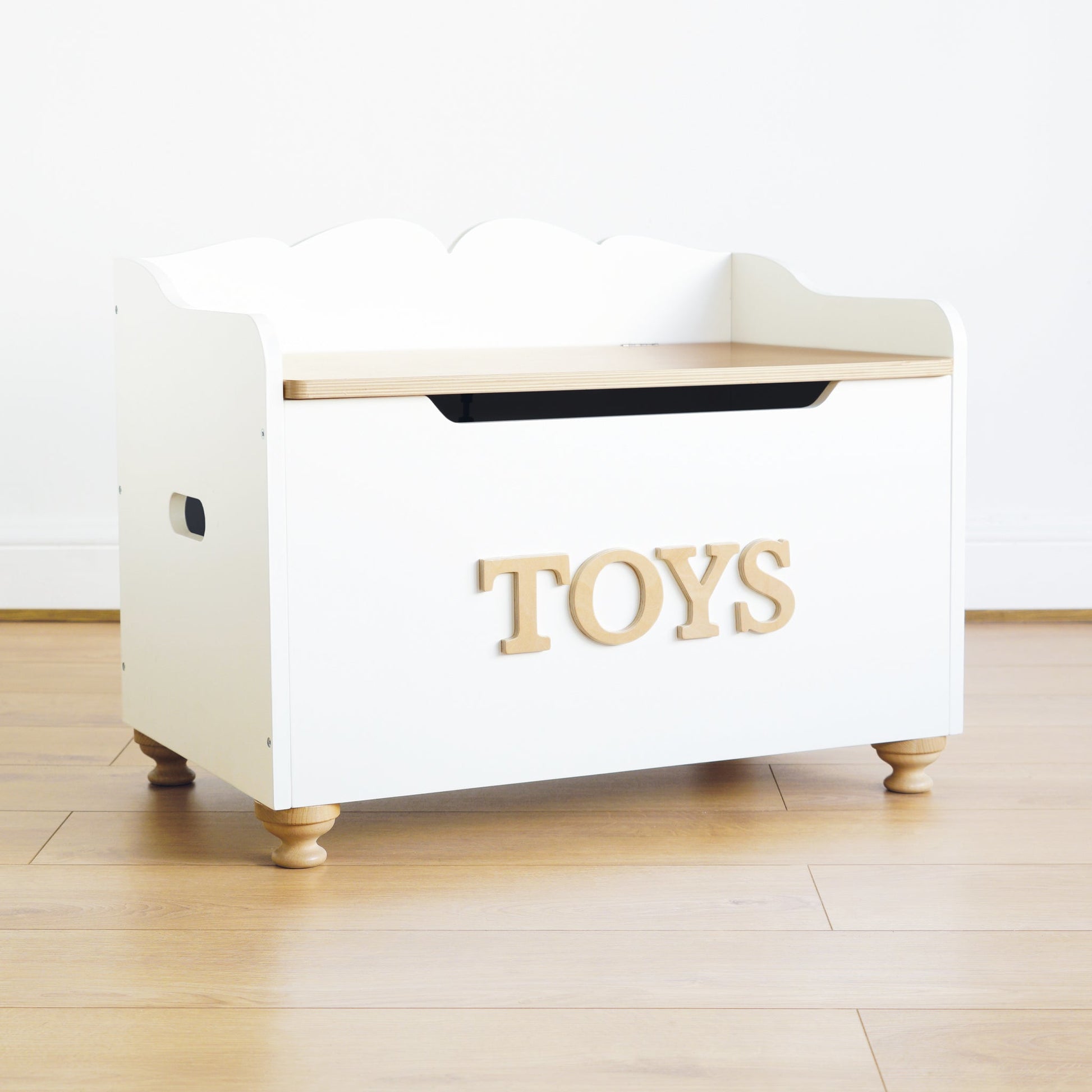 Le Toy Van Aufbewahrungsbox (mit Deckel) – Holz – Weiss – mit Griff – 675 × 530 × 425 mm