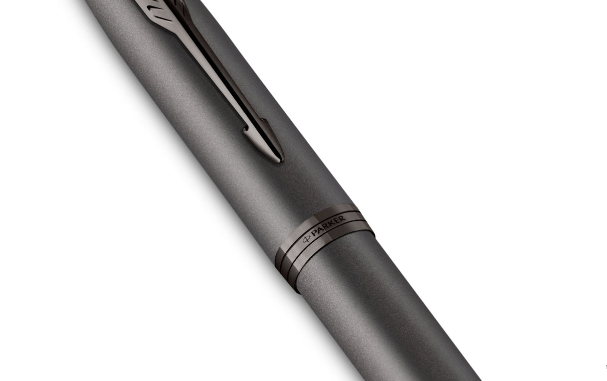 Parker IM Monochrome – Tintenroller mit Kappe, 0,5 mm, Schwarz