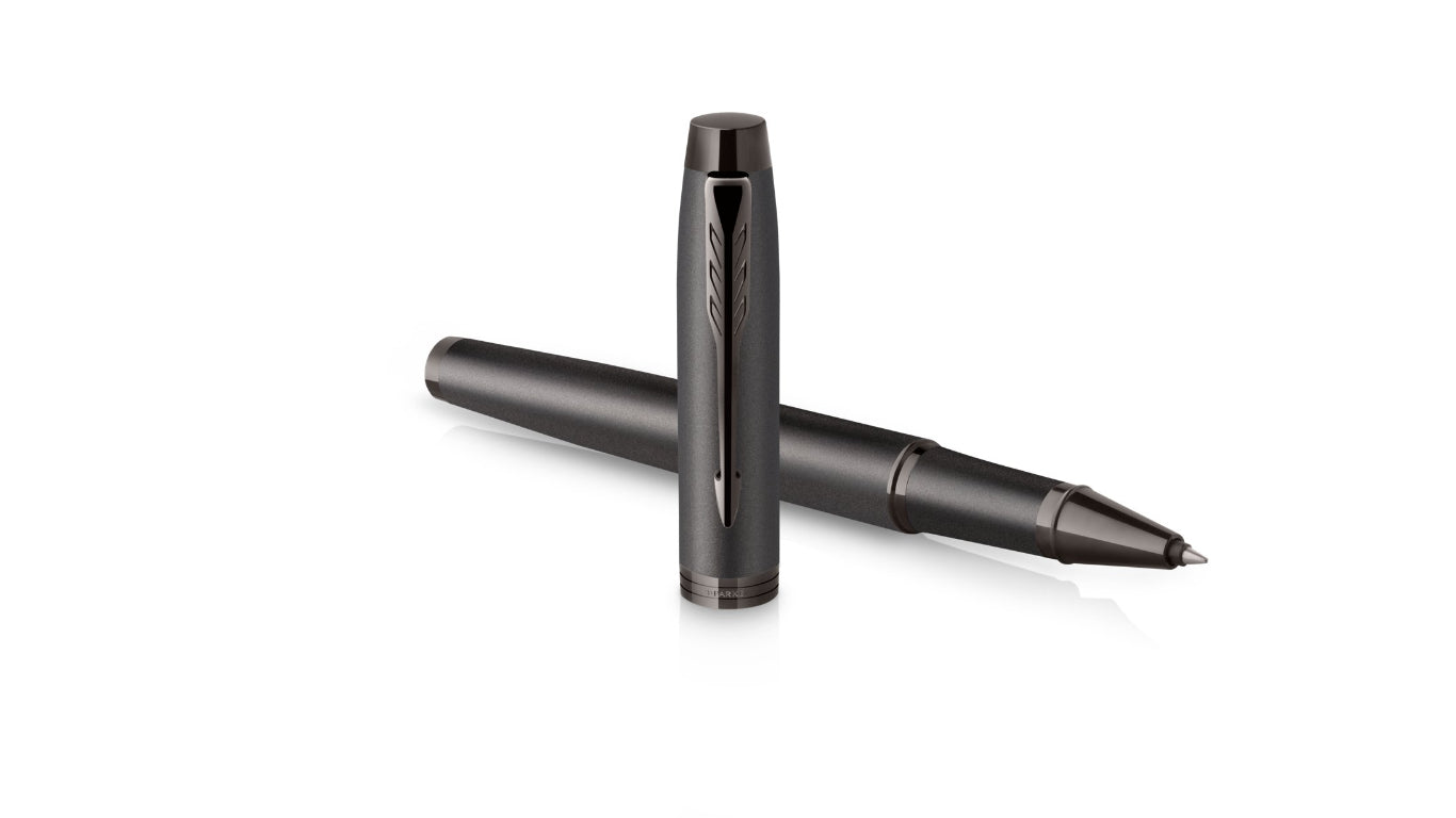 Parker IM Monochrome – Tintenroller mit Kappe, 0,5 mm, Schwarz