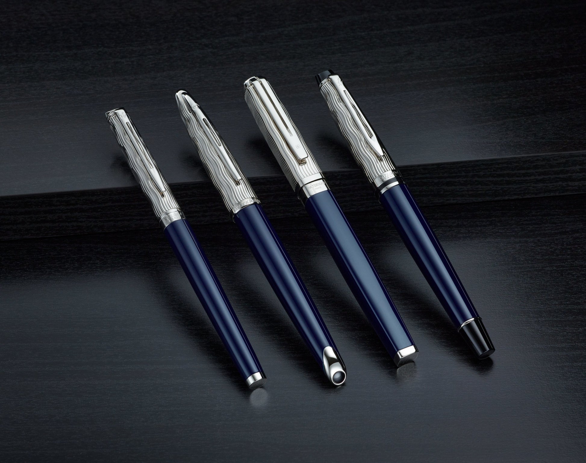 Waterman Expert L'Essence du Bleu – Tintenroller, mit Kappe, Blau, Geschenkbox