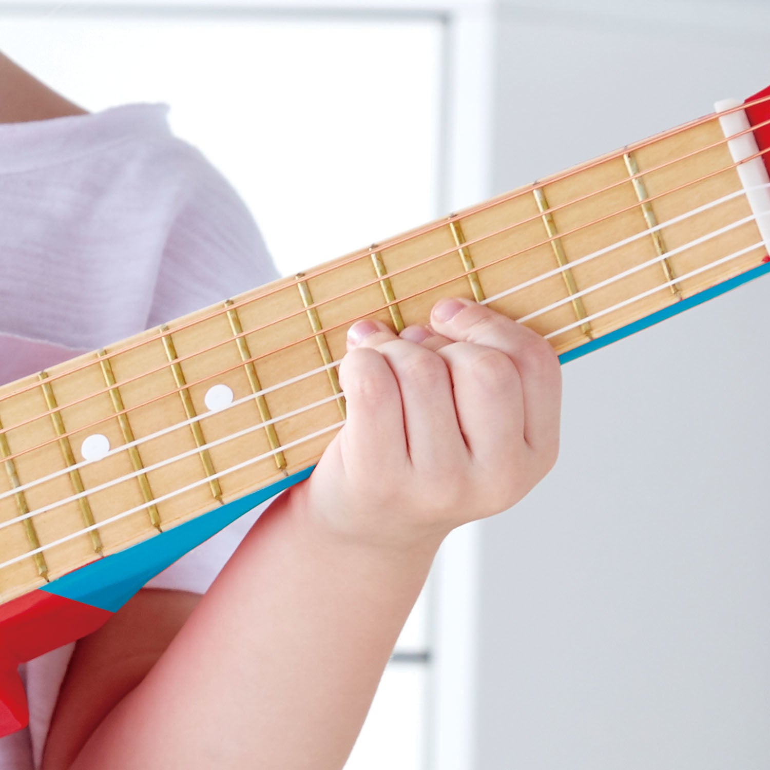 Hape Gitarre Blaue Lagune – ab 3 Jahren – Nylon, Holz – blau