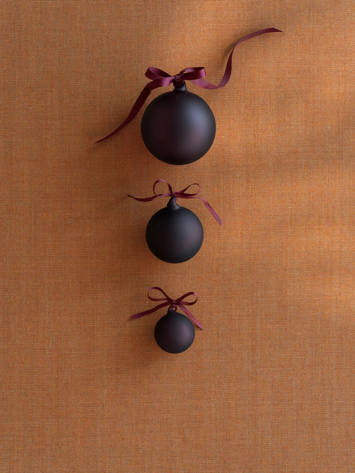 Blomus Weihnachtskugel – Ø 7 cm – Glas & Polyester, Pflaume – 4-teilig