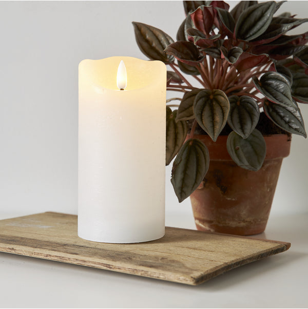 Star Trading LED-Kerze Flamme Rustic – Batteriebetrieben, 2× AA, flackernd, Timer 6 h/18 h, IP20 – Weiss