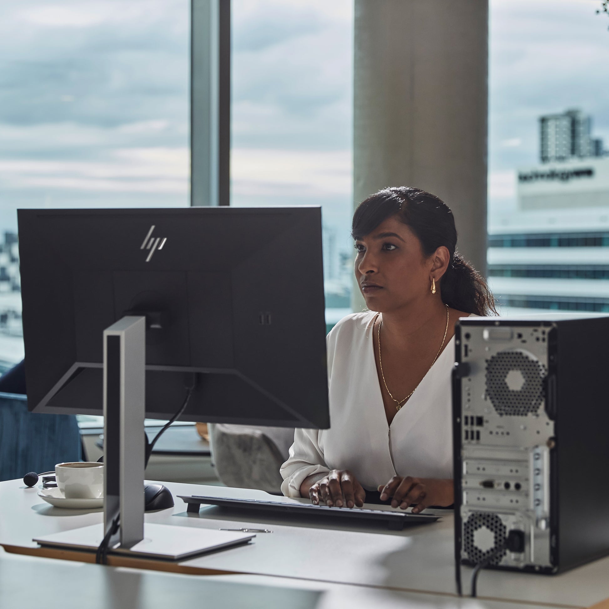 HP Pro Tower 400 G9 – Intel Core i5-13500, 16 GB RAM, 512 GB SSD, Windows 11 Pro