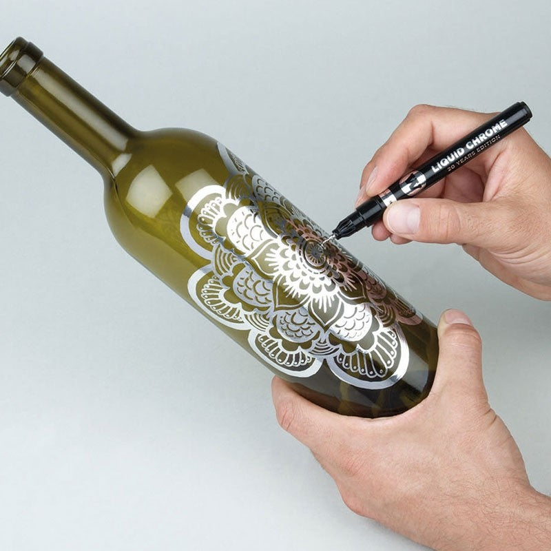 Molotow Liquid Marker 703102 Permanentmarker – Rundspitze 2 mm – Chrom – für glatte, nicht-saugende Flächen
