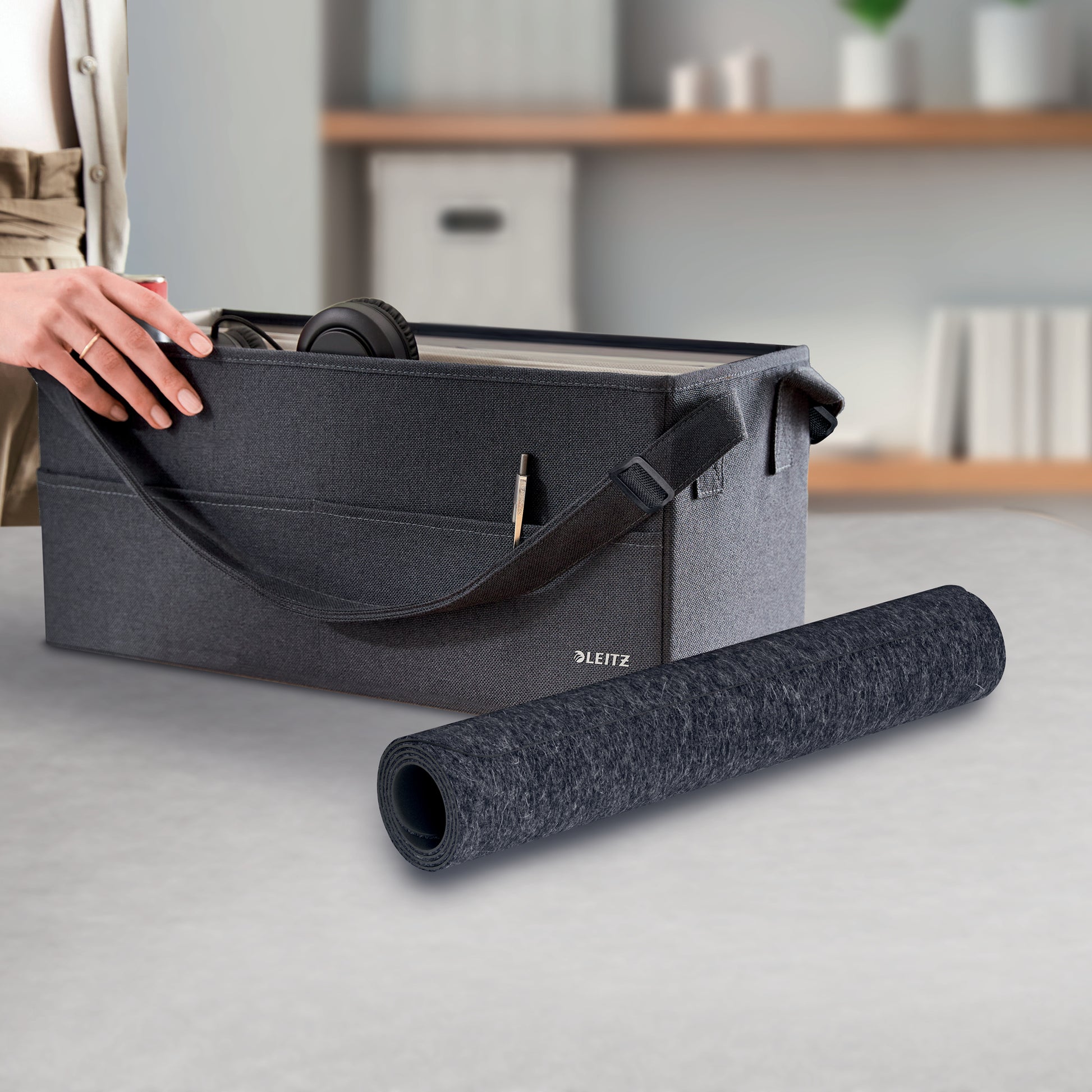 Leitz Schreibtischunterlage – 700 × 360 mm, Filz, Dunkelgrau
