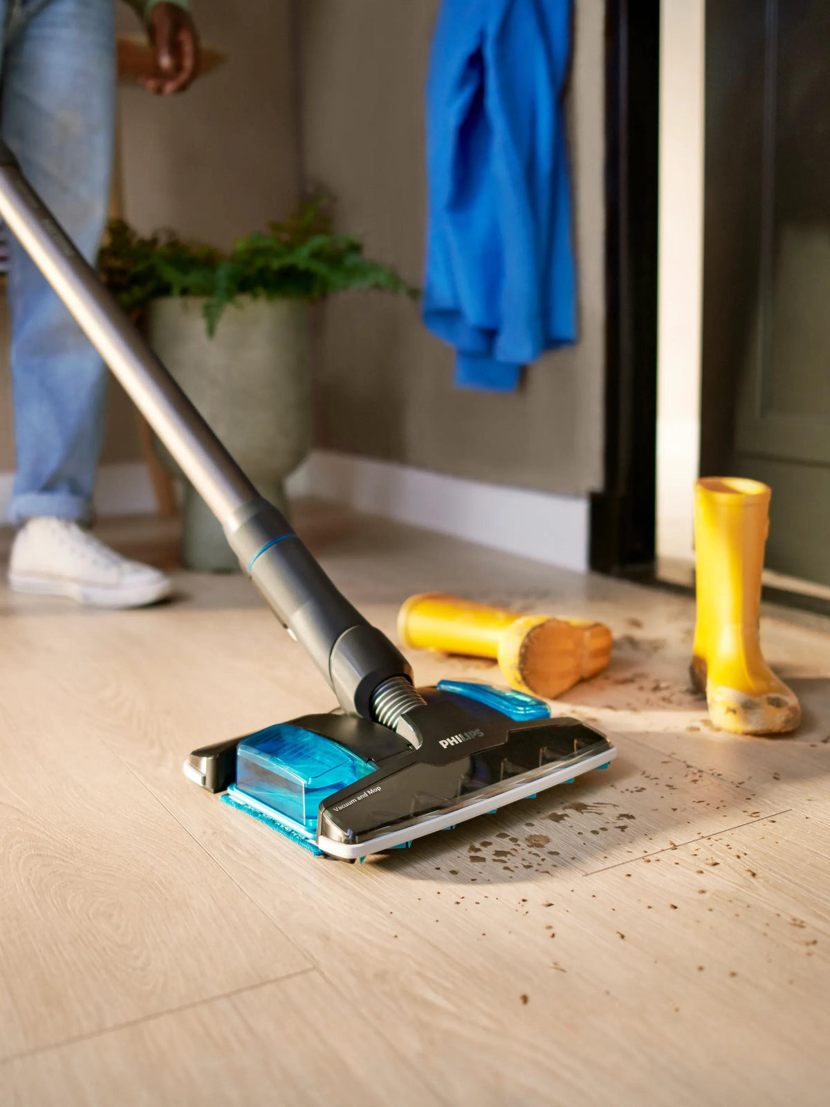 Philips Akkustaubsauger XC8057/01, 2-in-1 – 80 min, Behälter 0,60 l