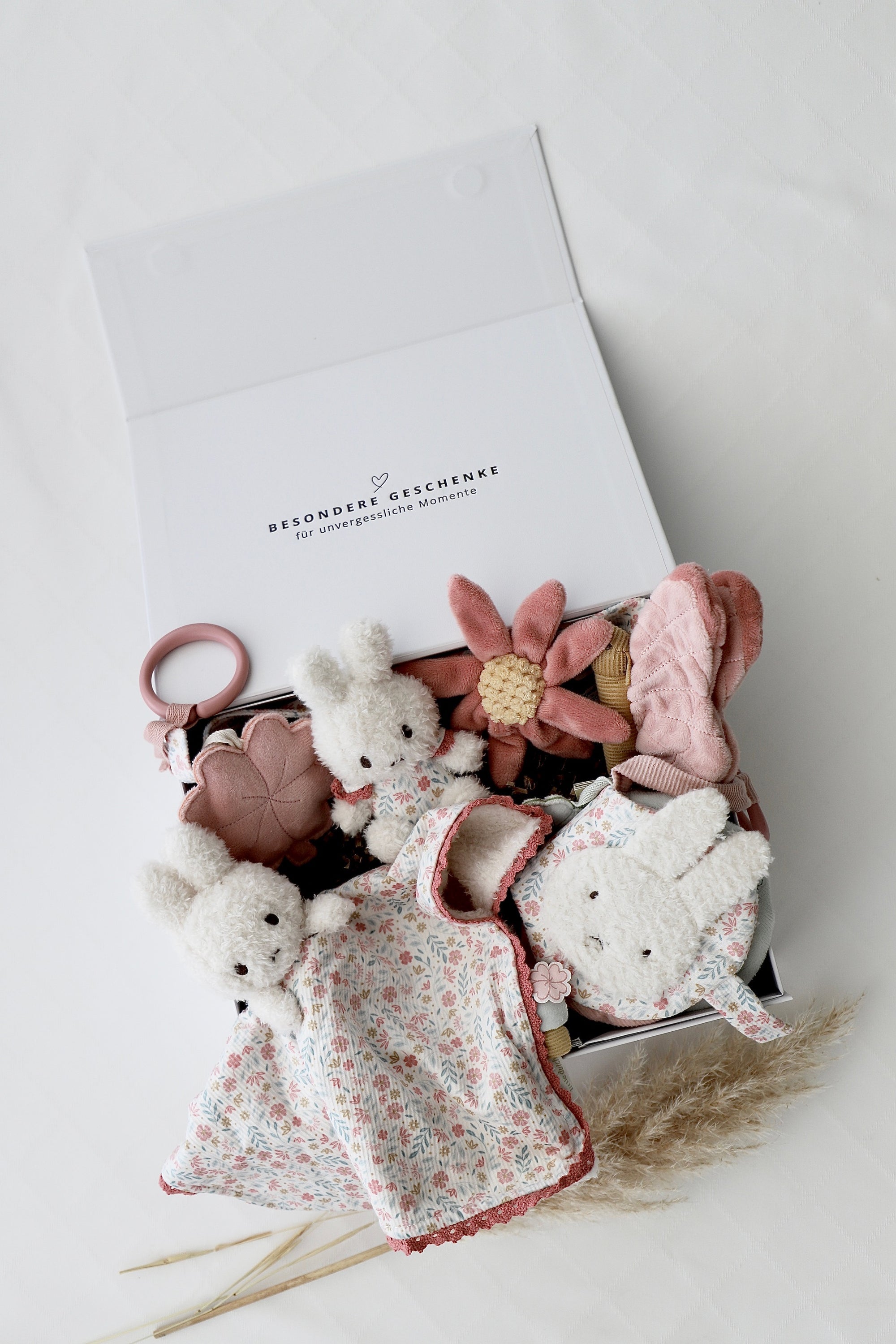OYKAMI Geschenkbox Miffy – 1 Stück – ab 0 Jahren – Plüsch, Baumwolle – Rosa
