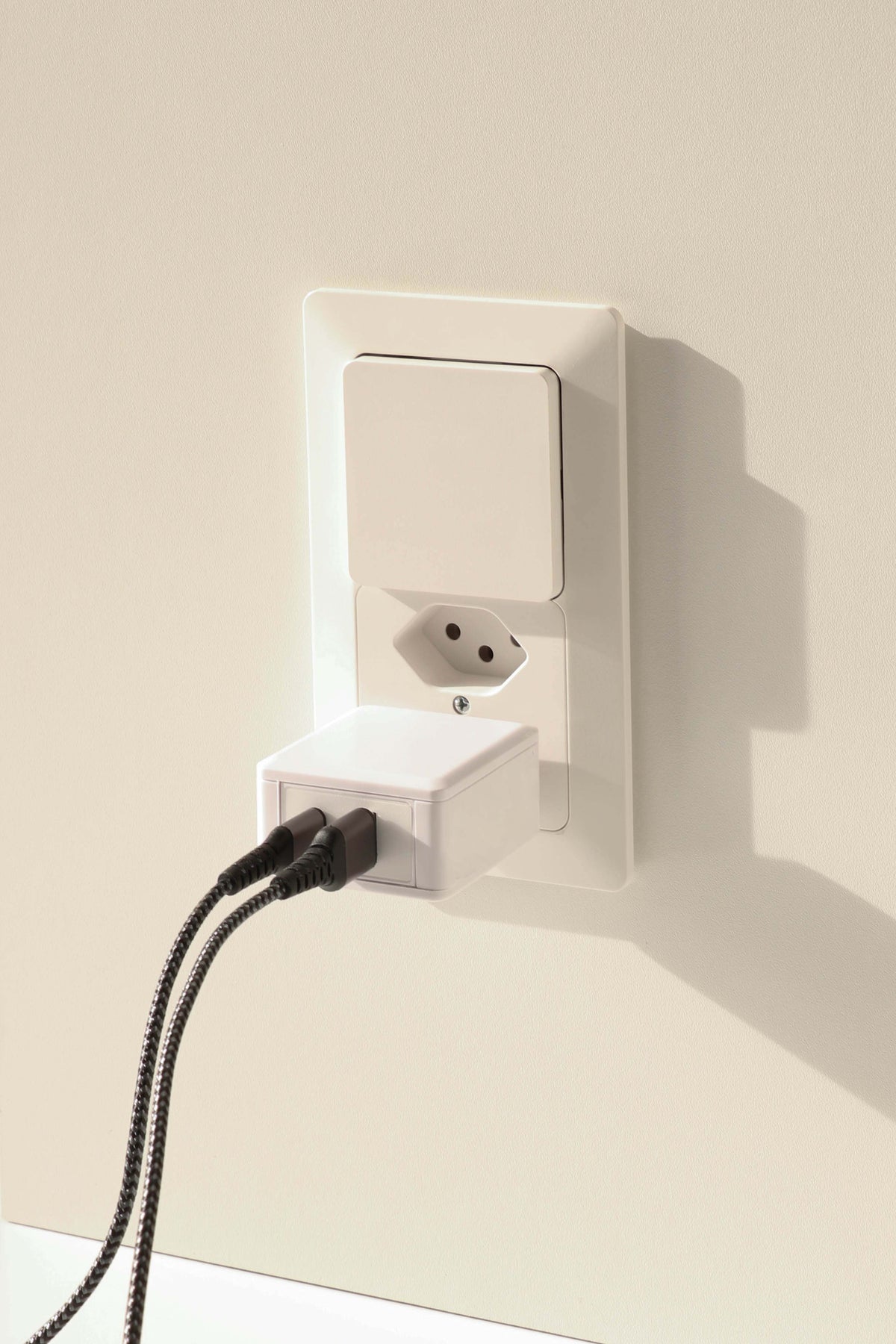 Max Hauri AG USB-Ladegerät 30 W – USB-C×1, USB-A×1 – PD 3.0, QC 4 – EU-Stecker (Typ C) – Weiss