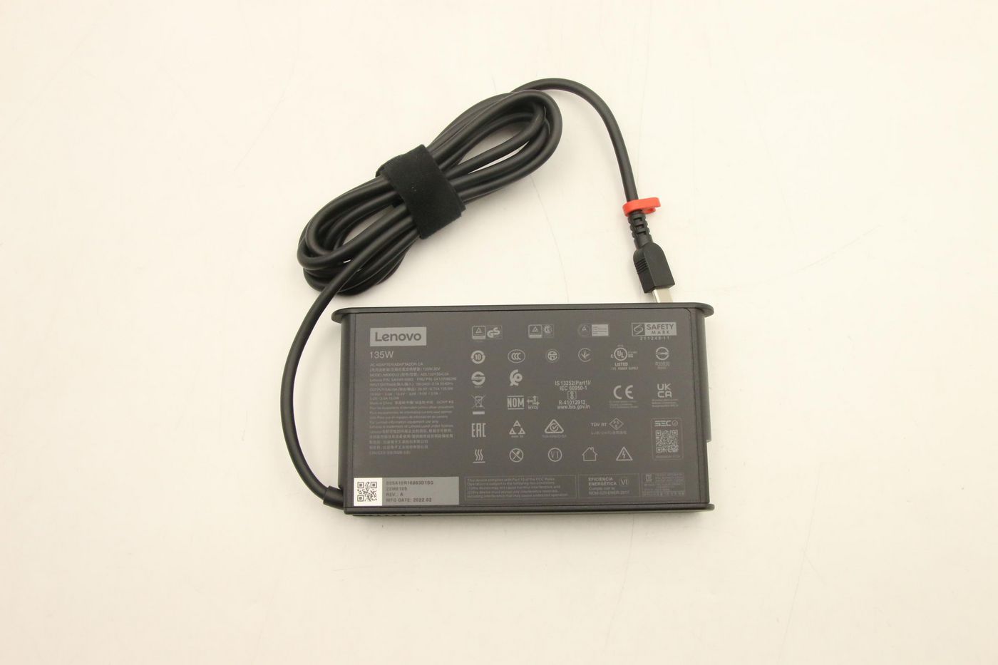 Lenovo FRU5A10W86296 USB-C Netzteil 135 W – USB-C×1 – für Lenovo Laptops