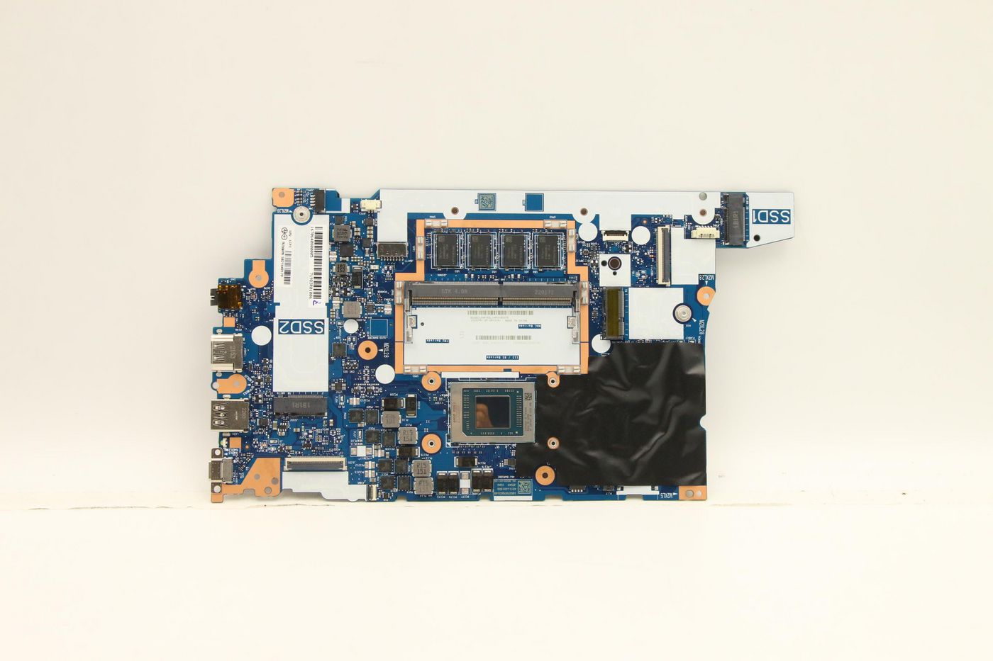 Lenovo AMD Ryzen 5 5625U – 8 GB RAM
