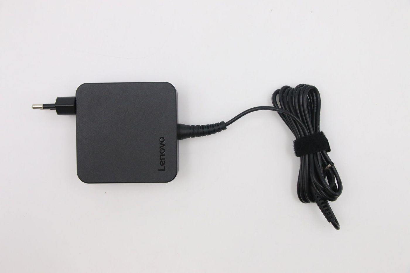 Lenovo ADLX65CCGB2A Netzteil 65 W – 20 V/3,2 A, Kabel 2,1 m, 210 g