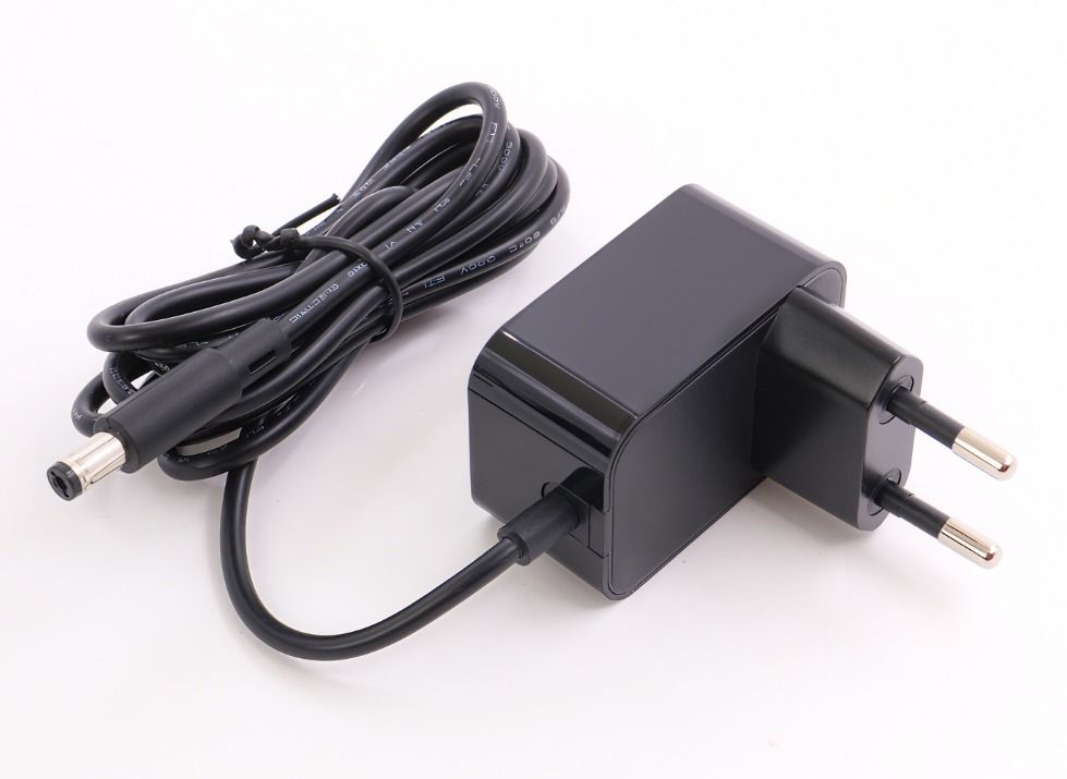 CoreParts Netzteil 12 W 12 V/1 A – EU-Stecker (Typ C), Hohlstecker 5,5×2,5 mm – Schwarz