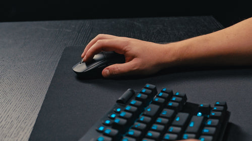 Logitech G PRO X SUPERLIGHT 2 – Gaming-Maus – Kabellos (2,4 GHz), 32000 DPI, Rechts, Schwarz