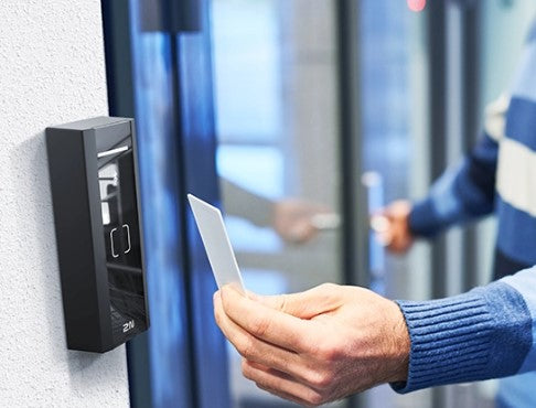 2N Zugangskontrollleser Access Unit M – für NFC, 50×27×133 mm, schwarz, IP55