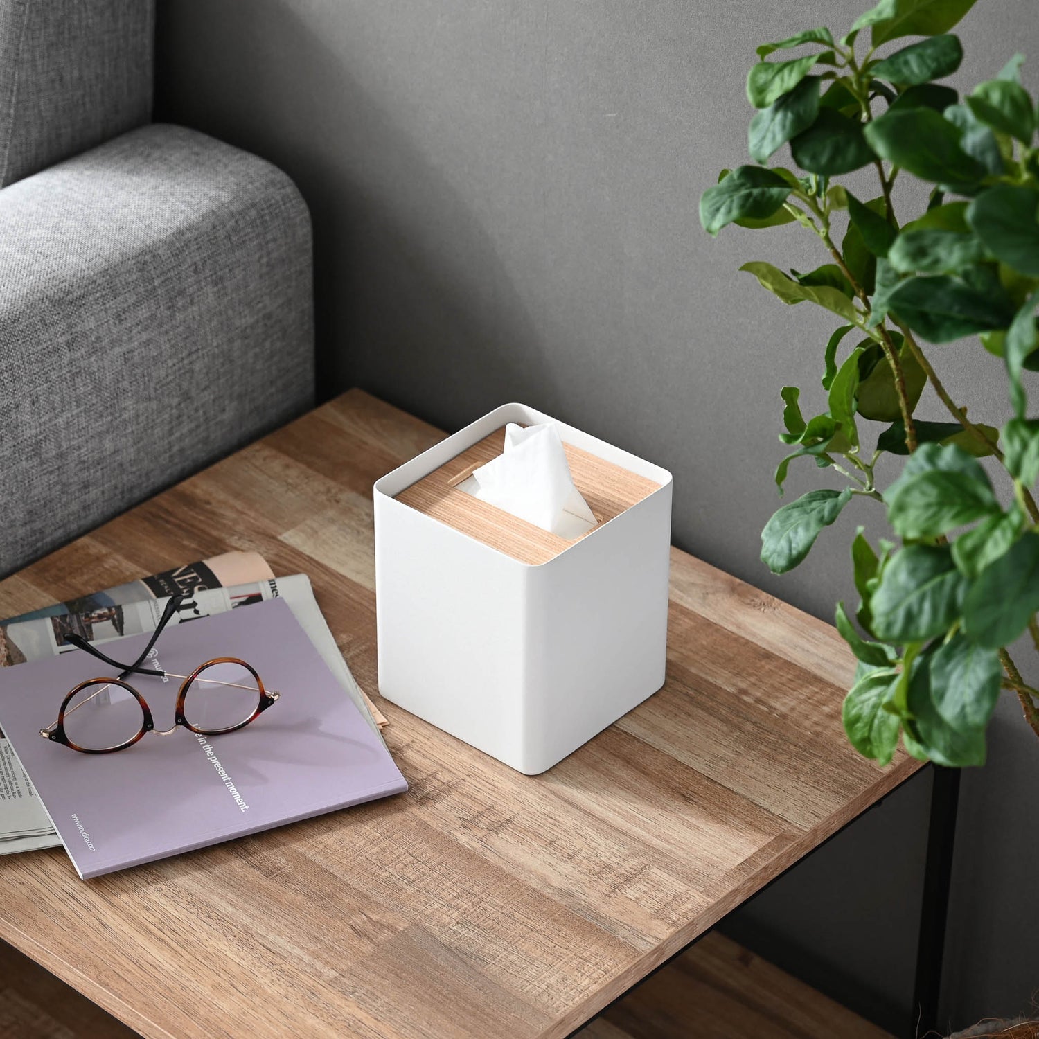 Yamazaki Kosmetiktuchbox – 13×13×15,5 cm, Stahl/Sperrholz, freistehend, Weiss