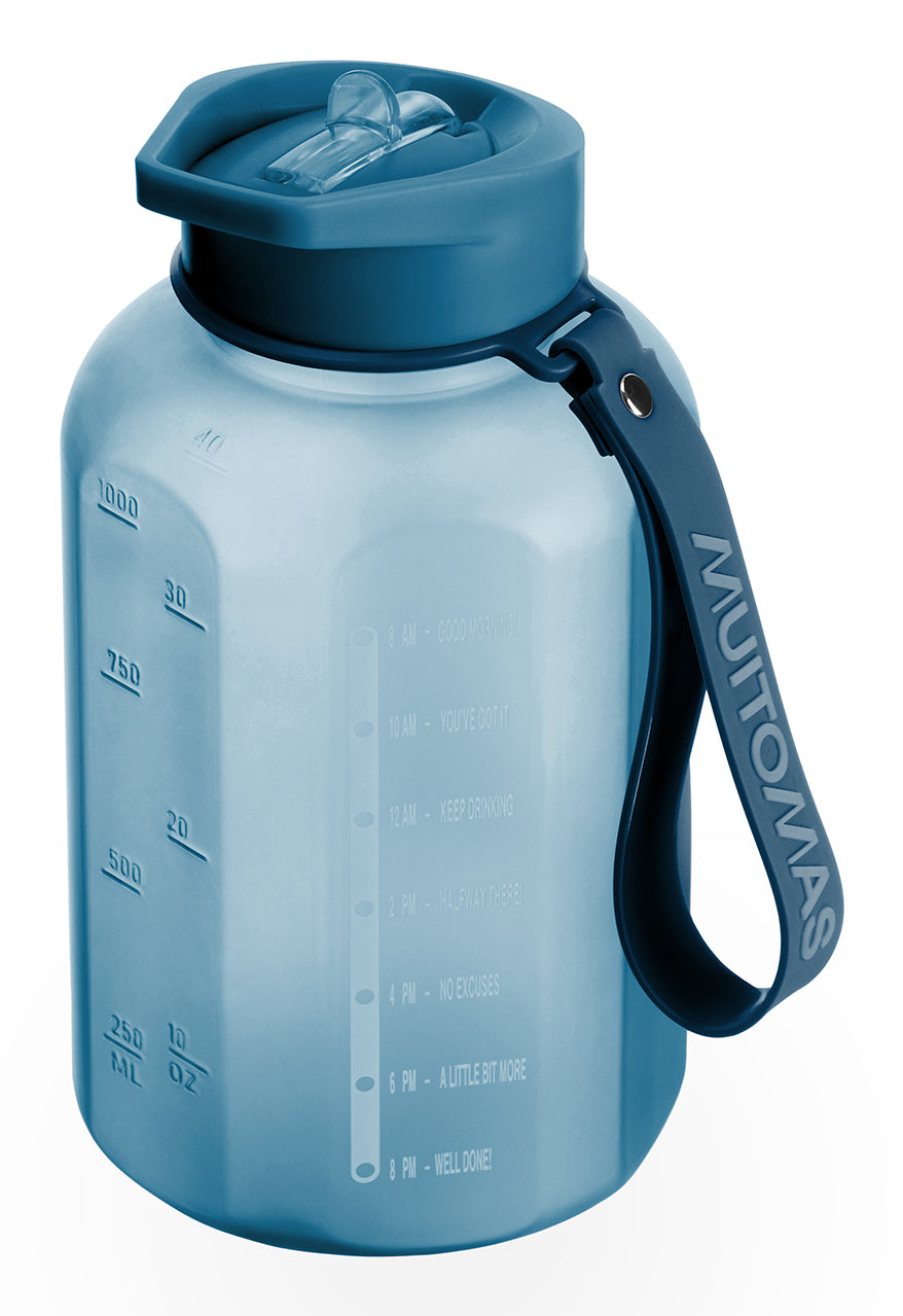 Muitomas Trinkflasche 1,2 l – Kunststoff, mit Strohhalm, Arktisblau