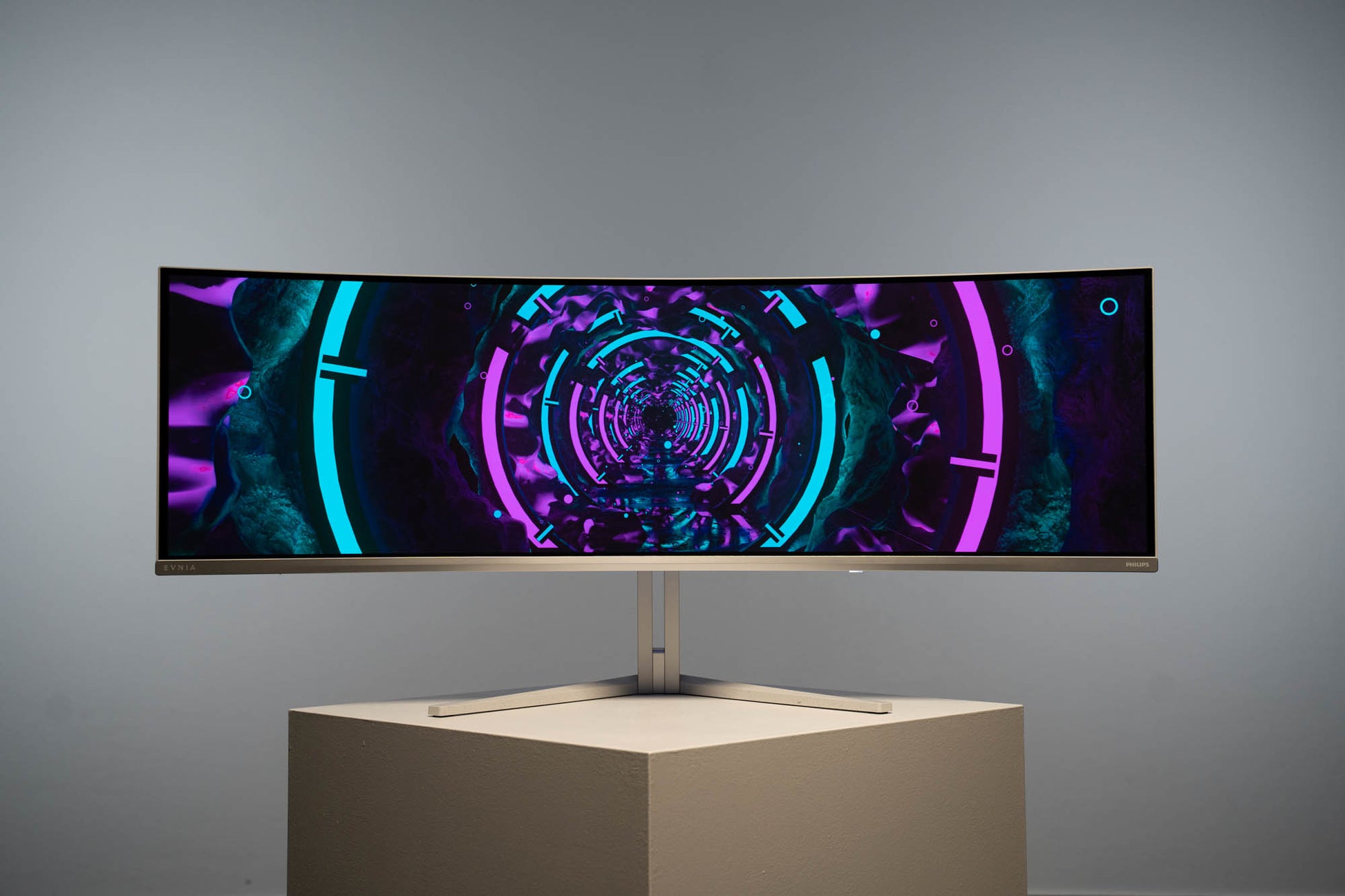 Philips Evnia 49M2C8900/00 – 48,9" Curved, 5120 × 1440 (DQHD), OLED, 240 Hz, USB-C 90 W, KVM, DisplayHDR 400