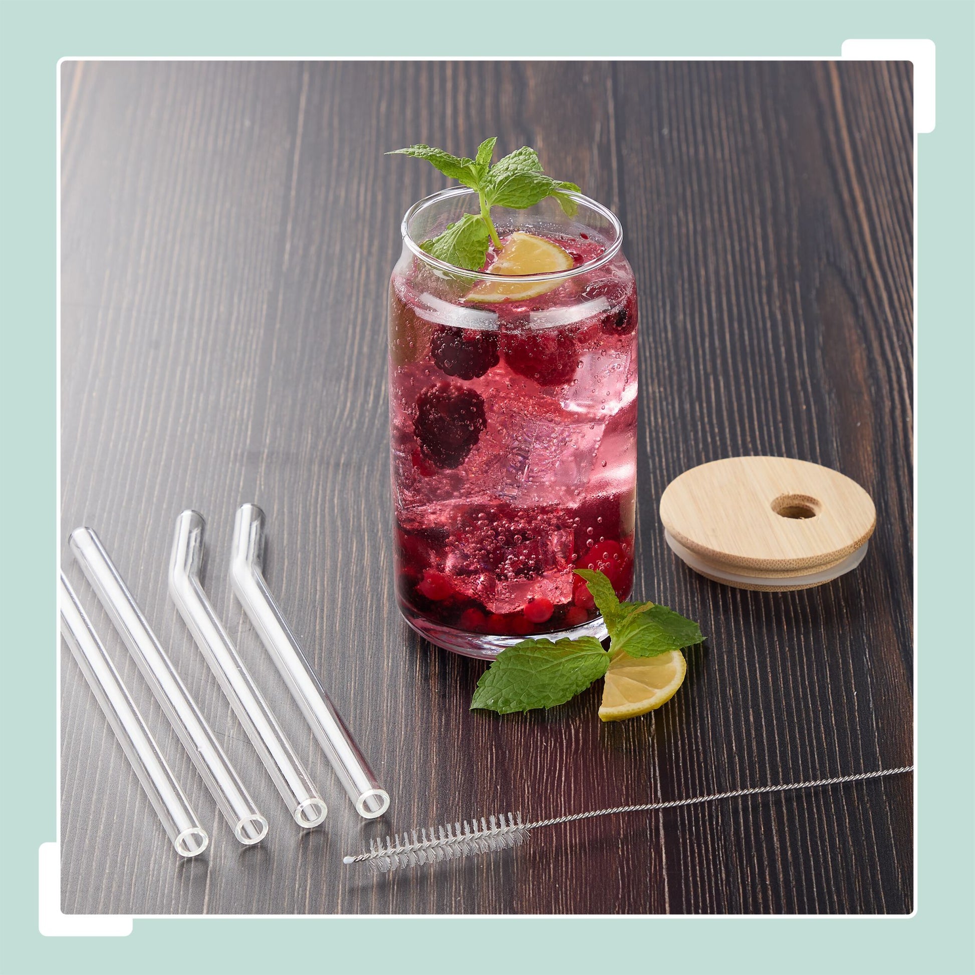 Relaxdays Trinkgläser – 4er Set, 450 ml, H 14,0 cm, Glas, Hellbraun, mit Deckel, inkl. Strohhalm