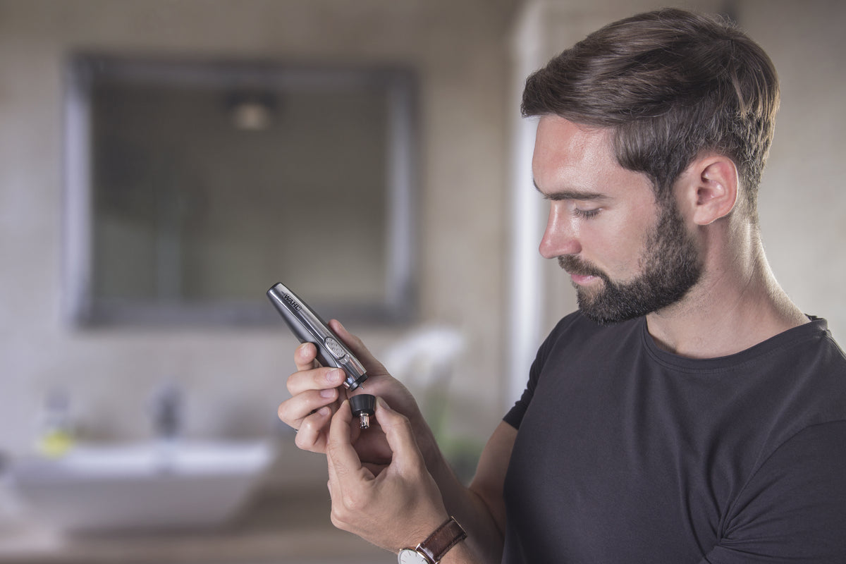 Wahl Bart- & Haarschneider Reiseset – 12 Stk – Schwarz/Silber – Batteriebetrieb