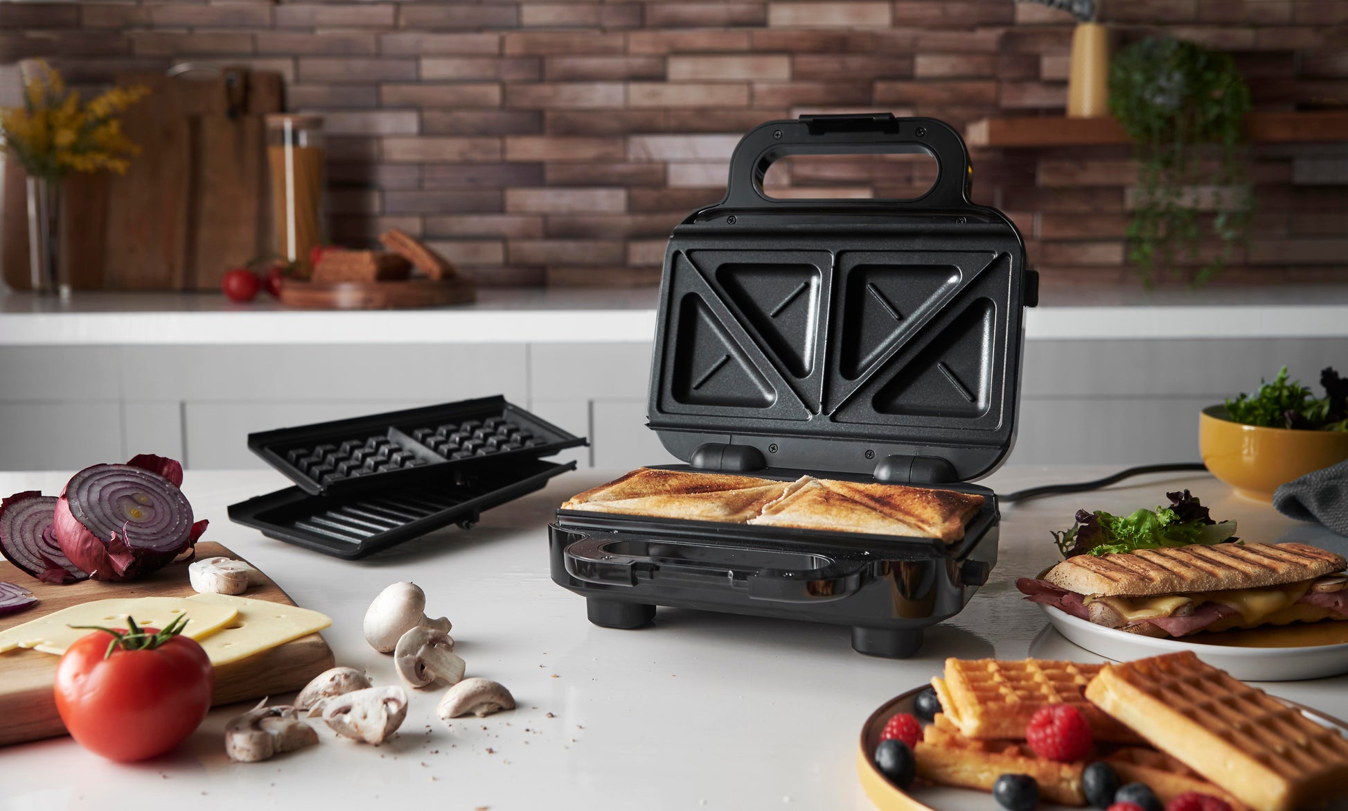 Russell Hobbs Sandwich-Waffeleisen 26810-56 – 750 W, Teflonbeschichtet – Schwarz/Edelstahl