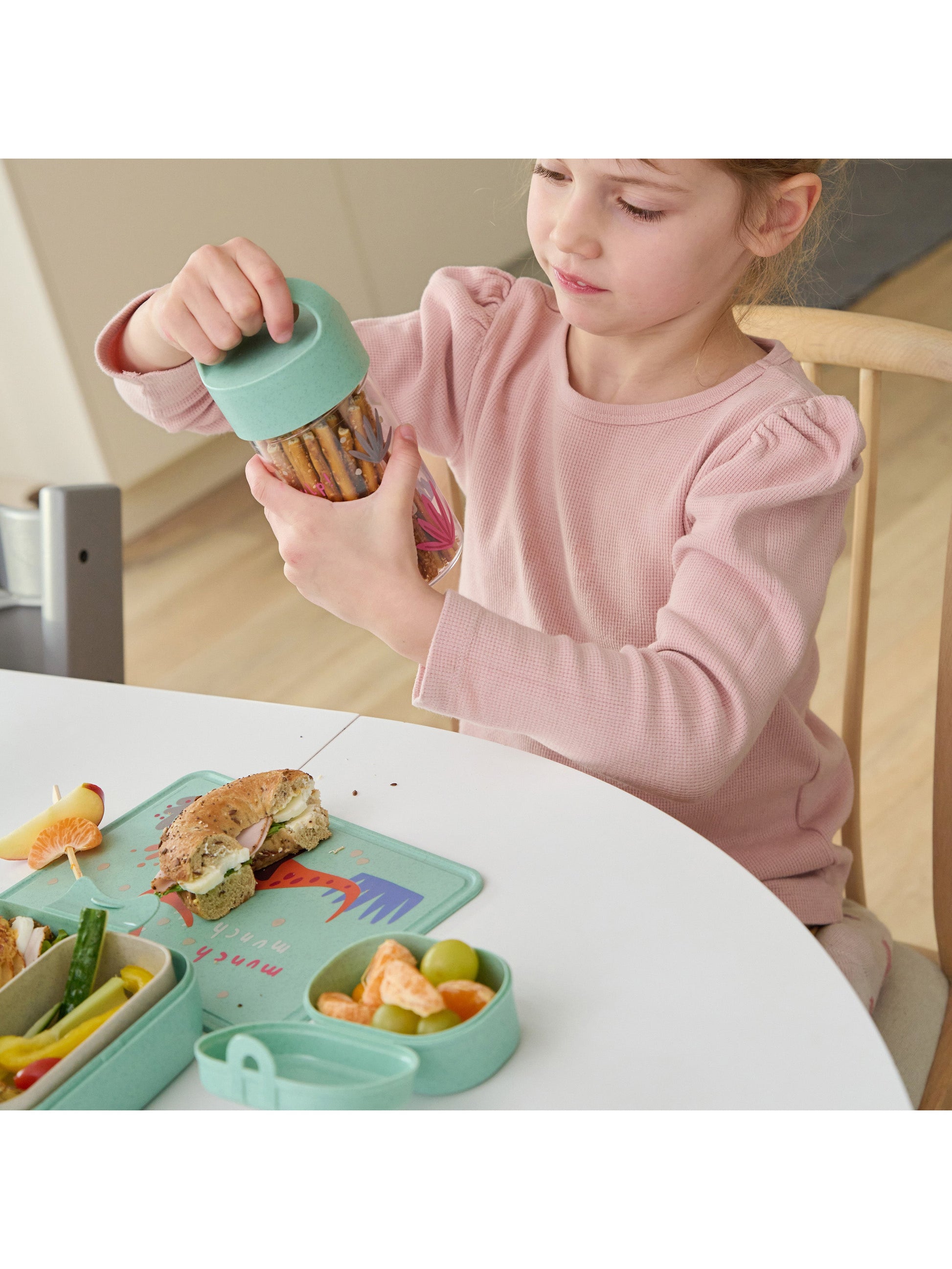 Koziol REX Snack- & Trinkflasche 500 ml – Biozirkulärer Kunststoff, Dinosaurier