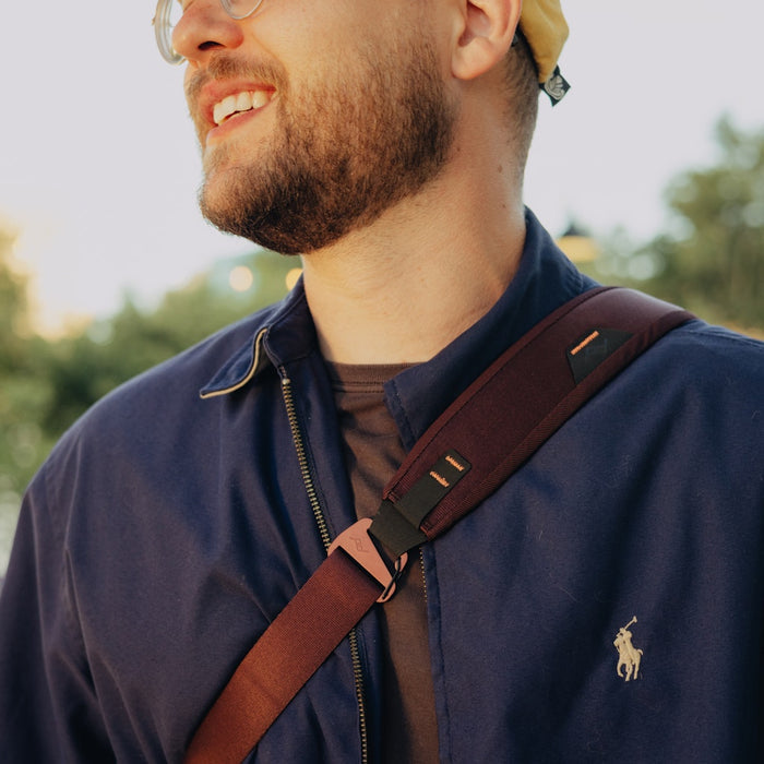 Peak Design Everyday Sling Umhängetasche – 6 l, Nylon – für Systemkameras, DSLRs und Drohnen – Burgund