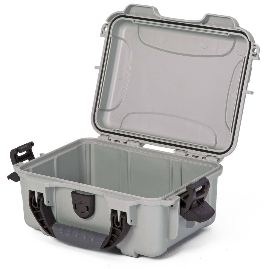 Nanuk Koffer 904, 201 × 259 × 114 mm, 3,04 l, Kunststoff, silber, stossdämpfend