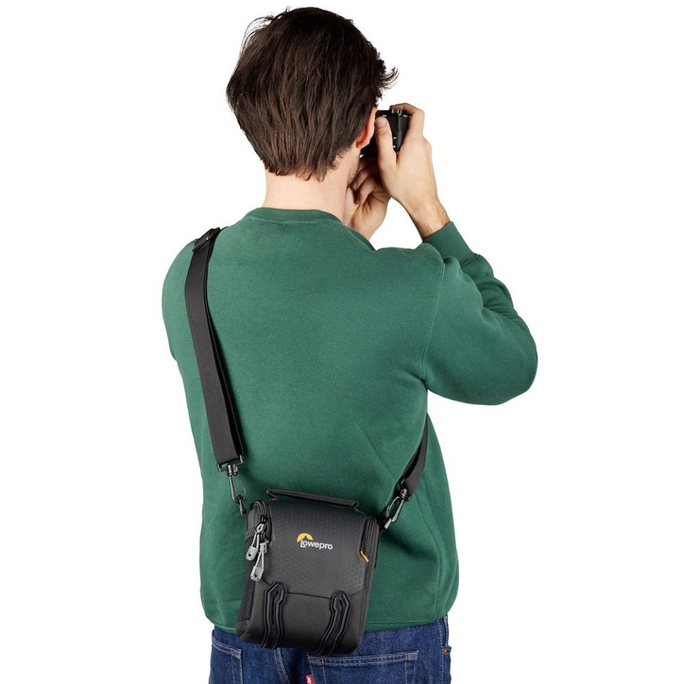 Lowepro Adventura SH 120 III Gürteltasche – 140×110×160 mm – für spiegellose Kameras (z. B. Sony 7, Olympus OM)