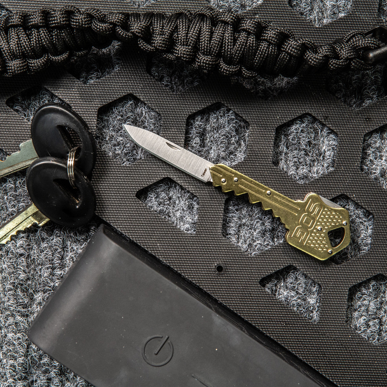 SOG KEY102-CP Schlüsselmesser – Klingenlänge 38 mm, Gesamtlänge 102 mm