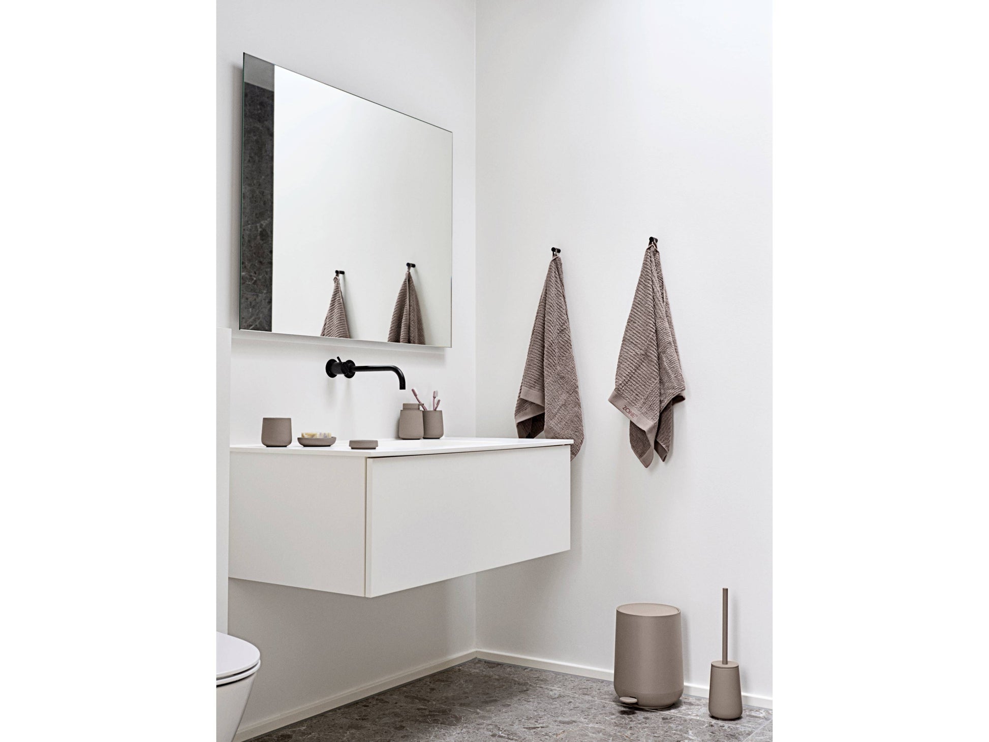 Zone Denmark Nova Seifenspender – Steingut, taupe, 250 ml
