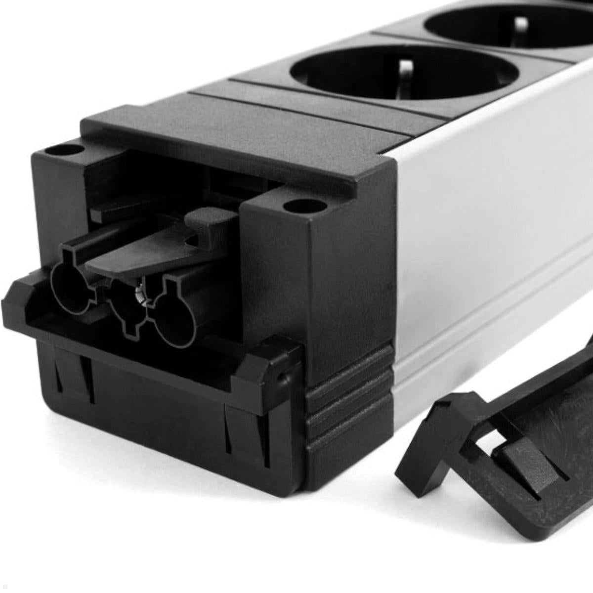 Bachmann STEP ALU Steckdoseneinheit 3× CEE 7/3, 16 A/3680 W – Ein/Aus-Schalter – Eingang Wieland GST18