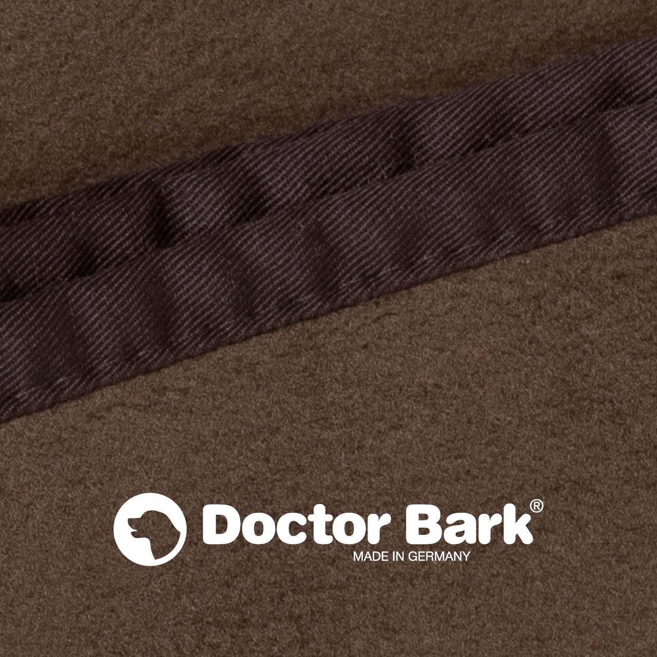 Doctor Bark Wohndecke – Fleece, Braun – 100 × 70 cm – OEKO‑TEX Standard 100